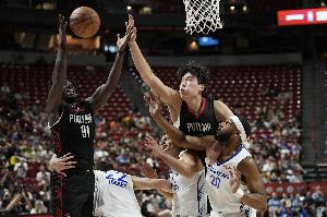 媒体人：给小杨首秀打70分 期待小杨能在夏季联赛拿个三双