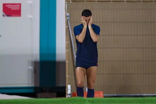 开云投注-继续不高兴？C罗缺席葡萄牙“替补训练课”